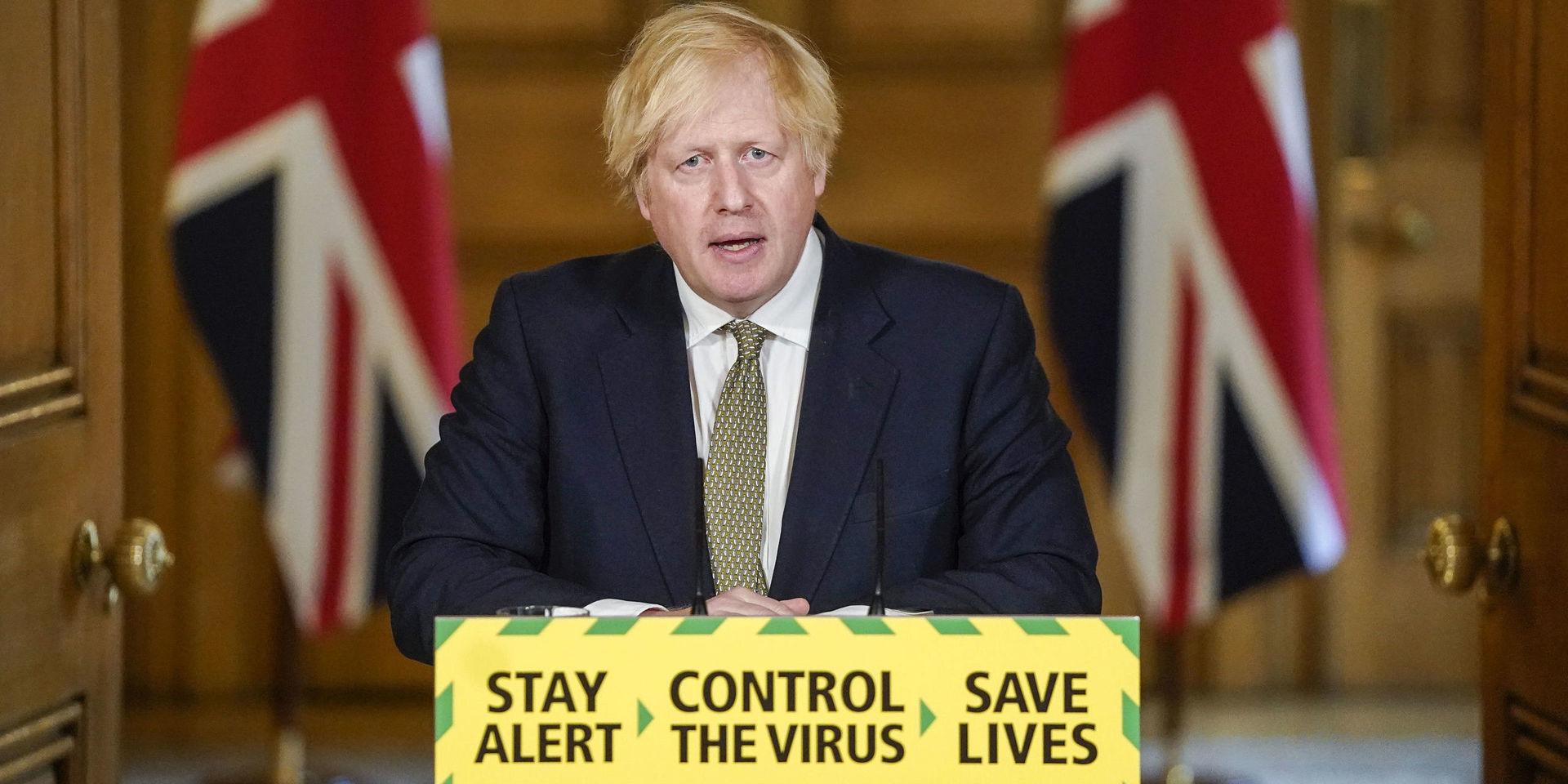 Storbritanniens premiärminister Boris Johnson aviserar nya steg i öppnandet av landet på grund av coronapandemin. Bild från söndagen.