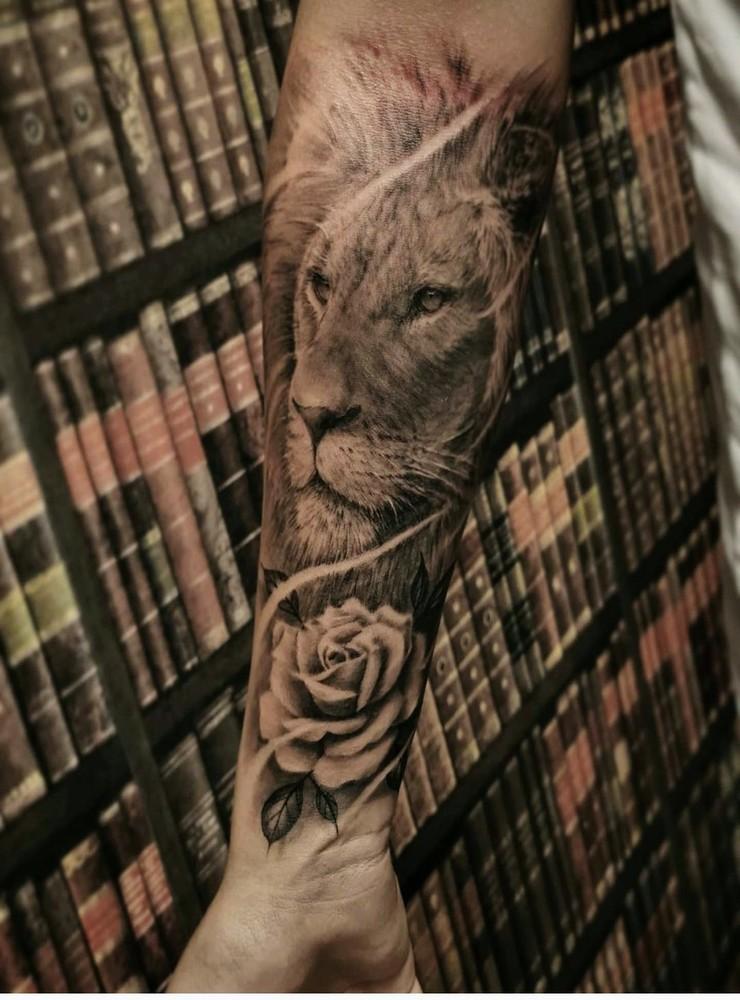 Linda Gustawson har skickat in sonen Isaacs tatuering – inspirerad av hans stjärntecken.