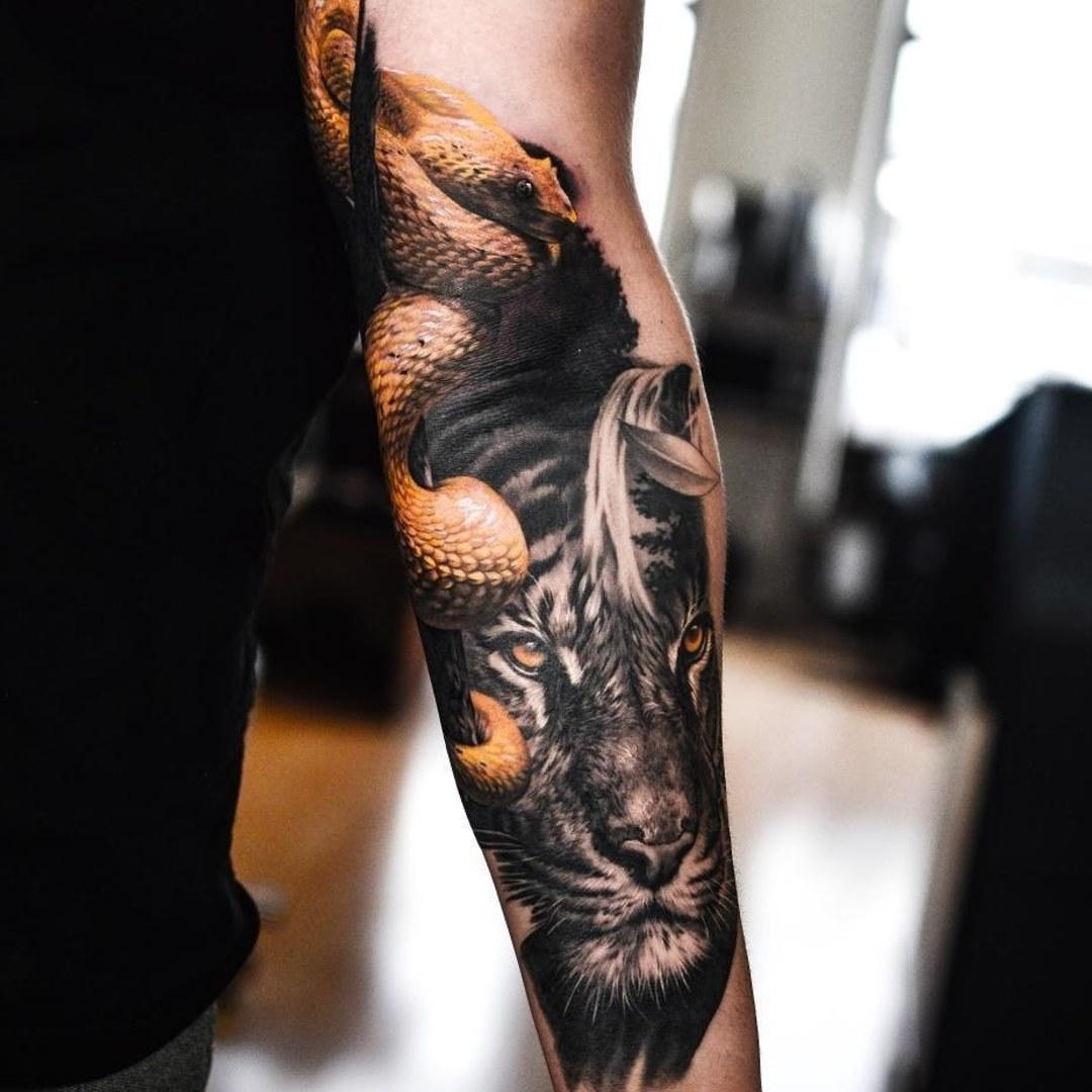 Alexander Fransén har påbörjat en mäktig tatuering med djungeltema ...
