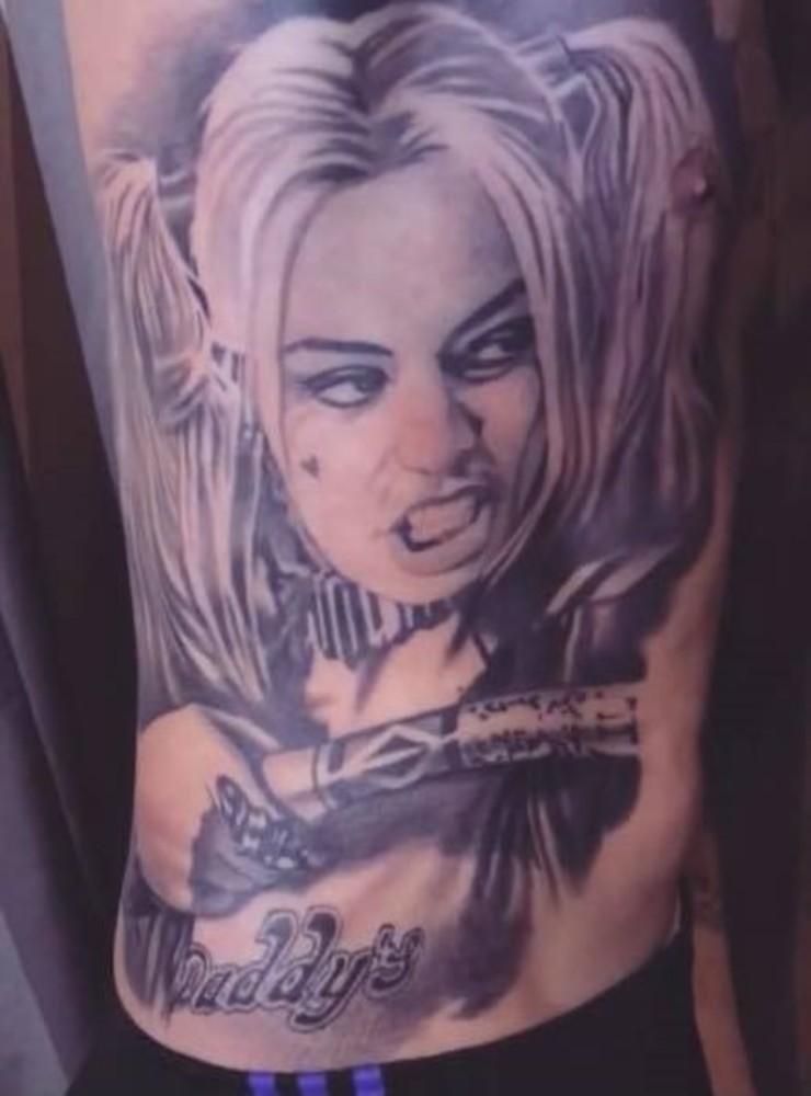 Rs Sörensson har skickat in sin tatuering som  föreställer Harley Quinn.