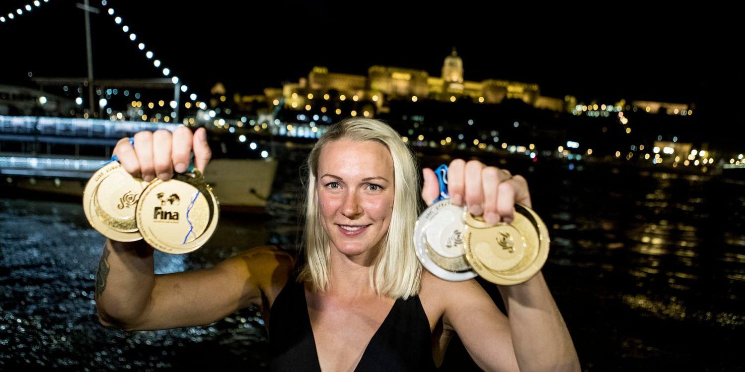 Sarah Sjöström med sina fyra VM-medaljer från Budapest 2017. Arkivbild.