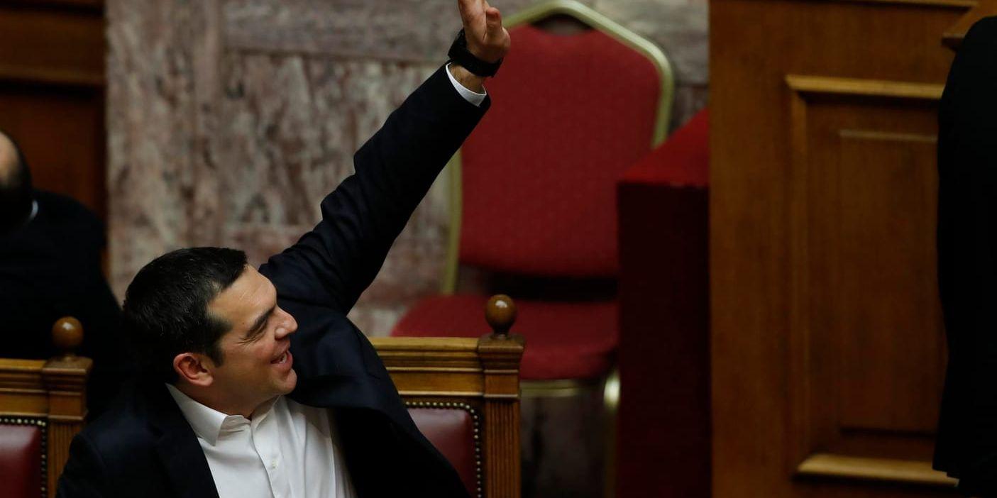Greklands premiärminister Alexis Tsipras lägger sin röst om att ratificera blivande Nordmakedoniens Natoansökan.