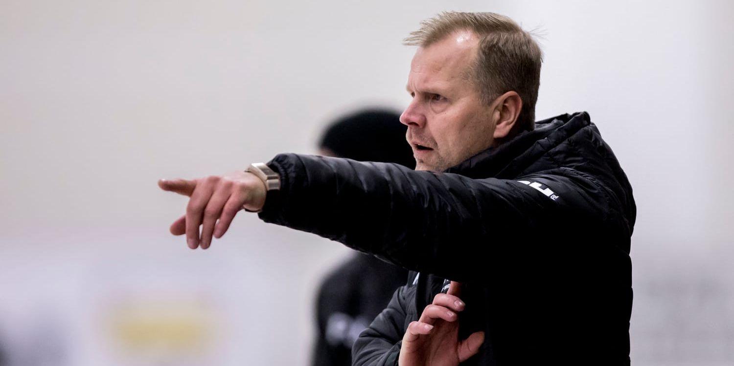 Efter att Gripen Trollhättan åkt ur elitserien valde tränaren Ari Holopainen att säga upp sitt kontrakt. Enligt vad TTELA-sporten erfar är han i stället favorit att ta över hos grannklubben IFK Vänersborg, som han representerade som spelare under tre säsonger i början av 2000-talet.