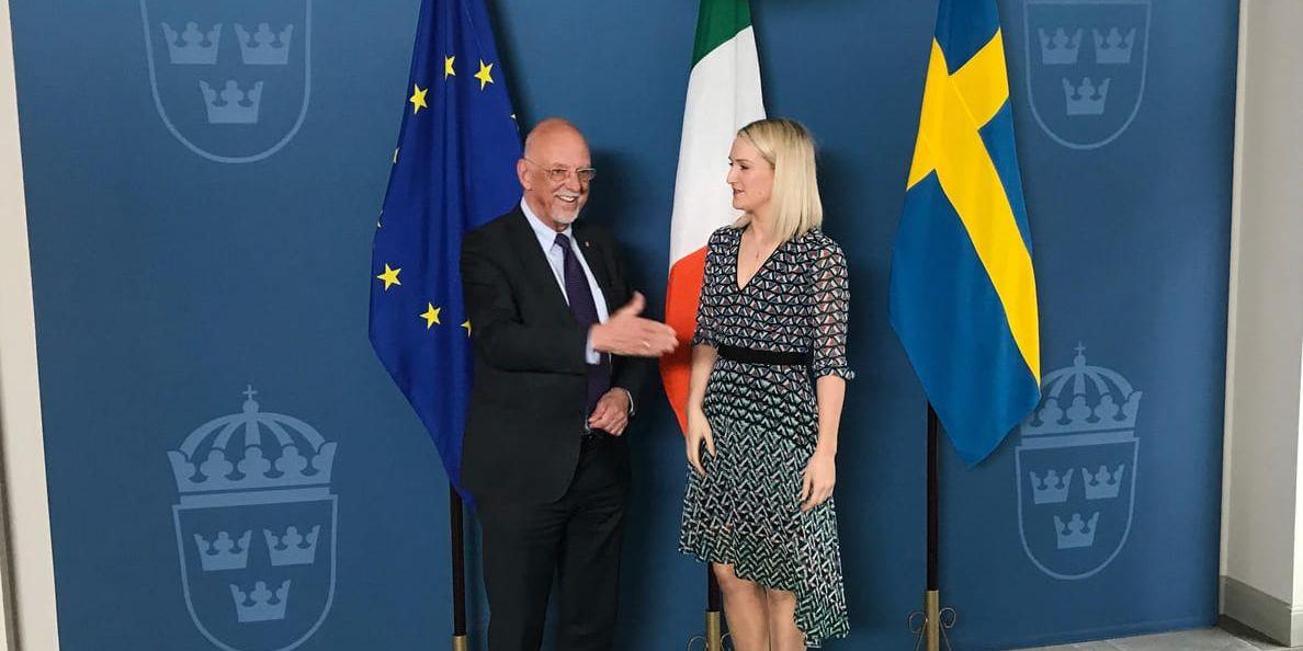 EU-minister Hans Dahlgren (S) med Irlands EU-minister Helen McEntee i Stockholm.