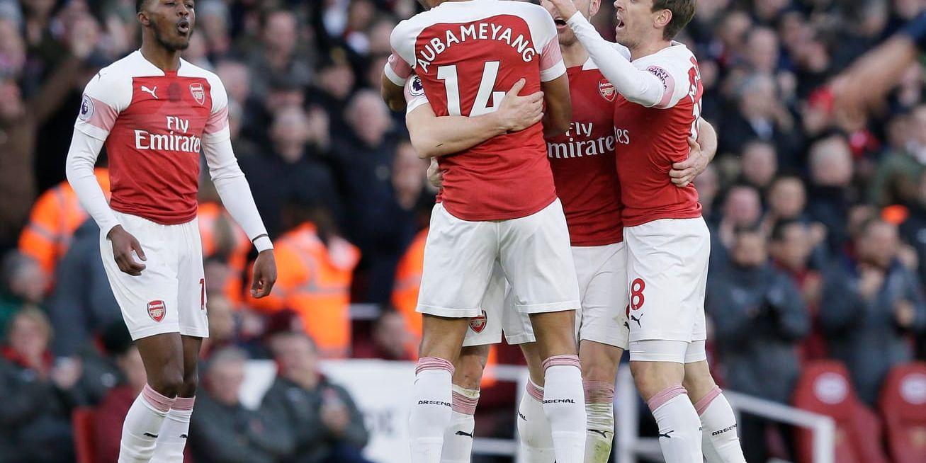 Arsenal firar efter Granit Xhakas 1–0-mål mot Manchester United.