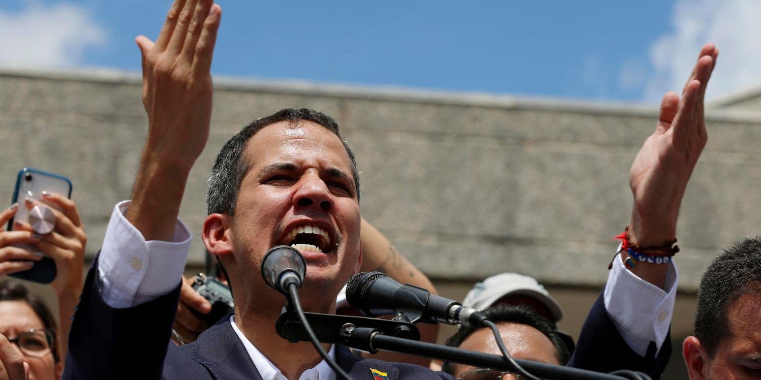 Oppositionsledaren Juan Guaidó landade i Venezuela på måndagen.