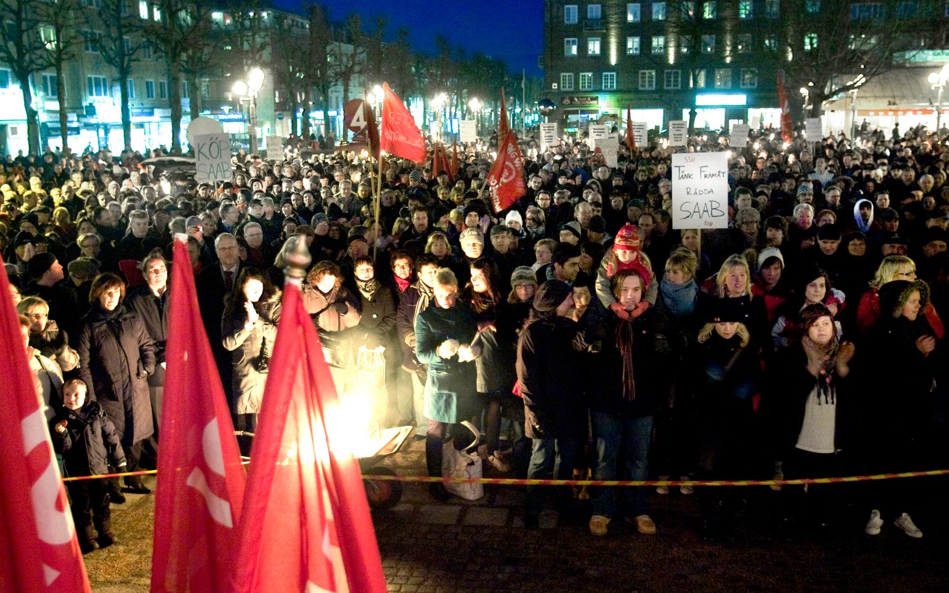 Stormanifestation för Saab på Drottningtorget i Trollhättan