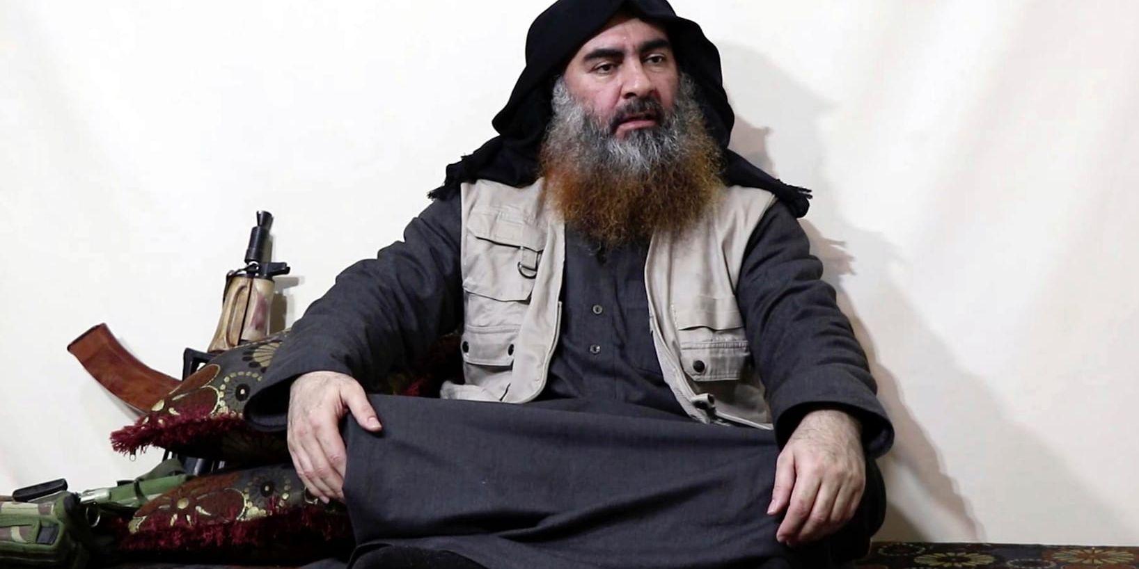 En stillbild från videon som släpptes på måndagen sägs visa IS-ledaren Abu Bakr al-Baghdadi.