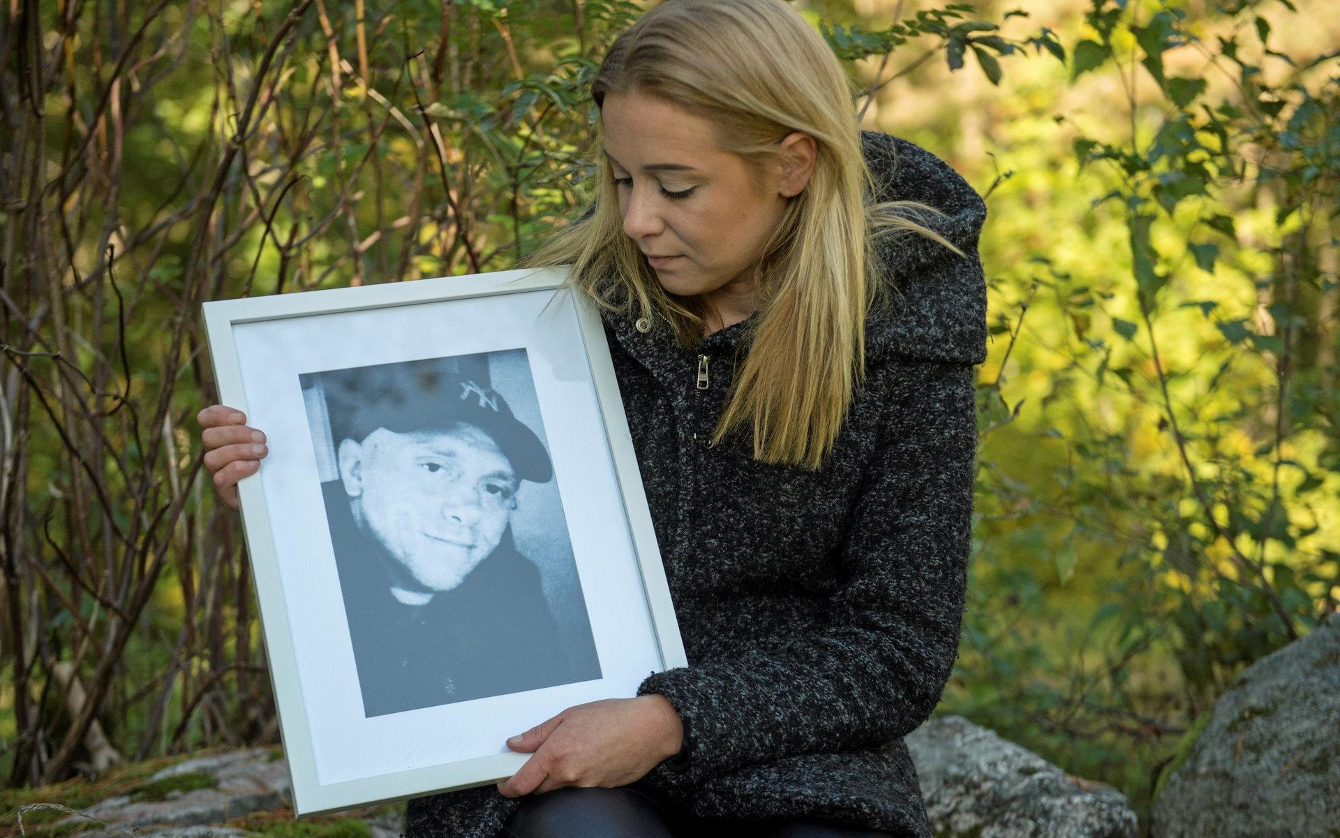Lisa Engström, tvillingsyster till knivdödade Jerry Engström, berättade sin historia för TTELA.