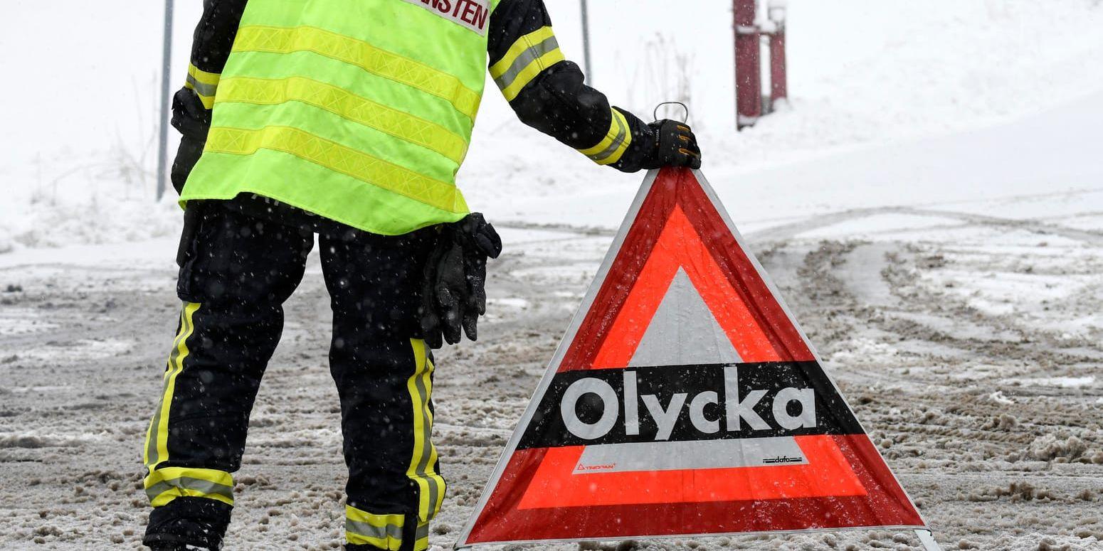 Snö och halka har lett till stora trafikproblem i många delar av södra Sverige. Arkivbild.