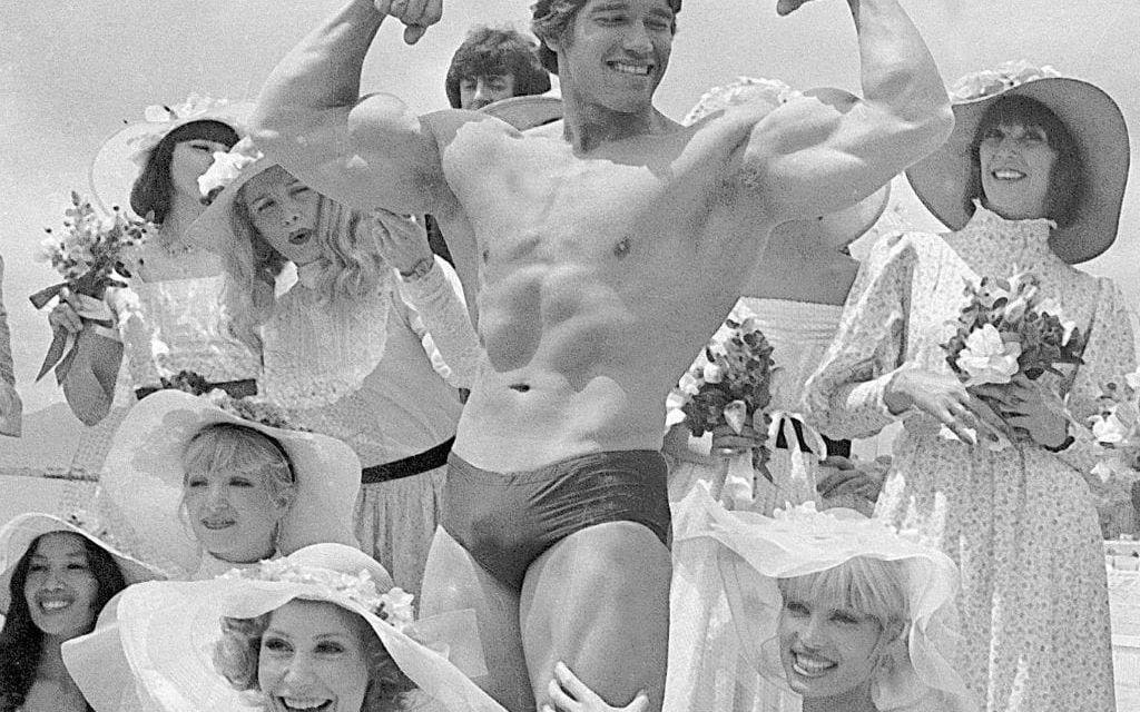 Arnold Schwarzenegger var en stor stjärna som kroppsbyggare, var med i dokumentären "Lyfta skrot". Bild: TT