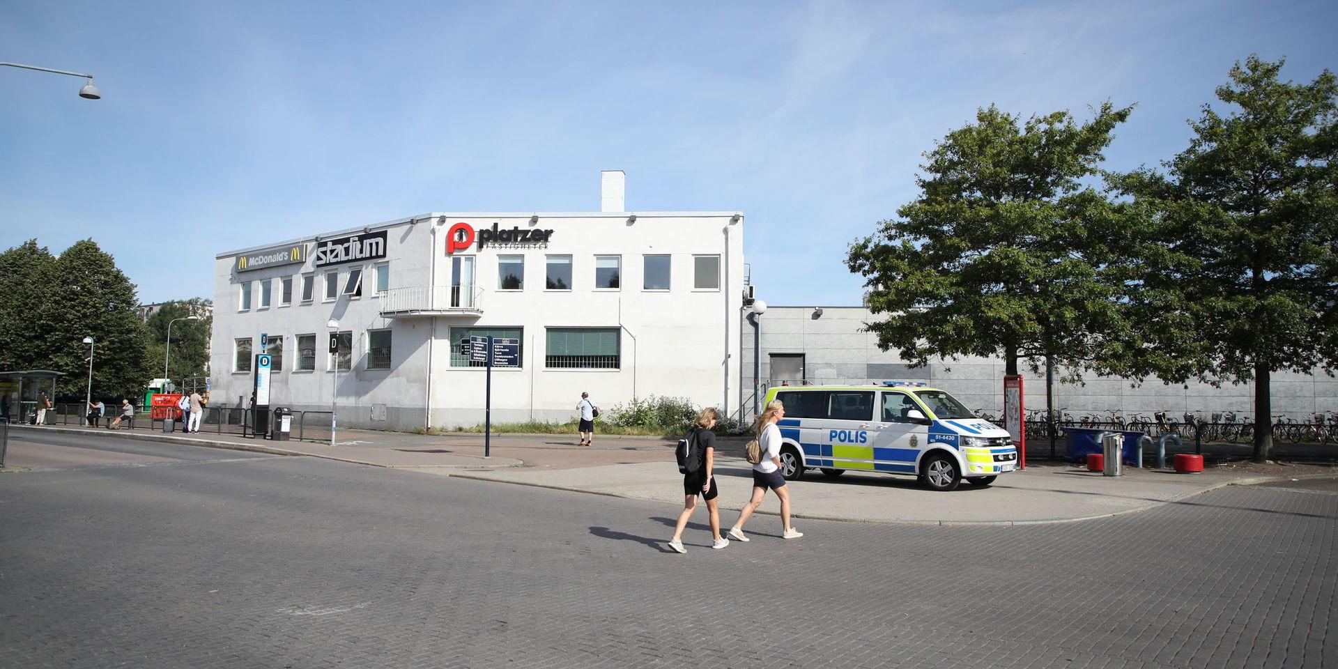 En 18-årig man knivdödades i Göteborg.