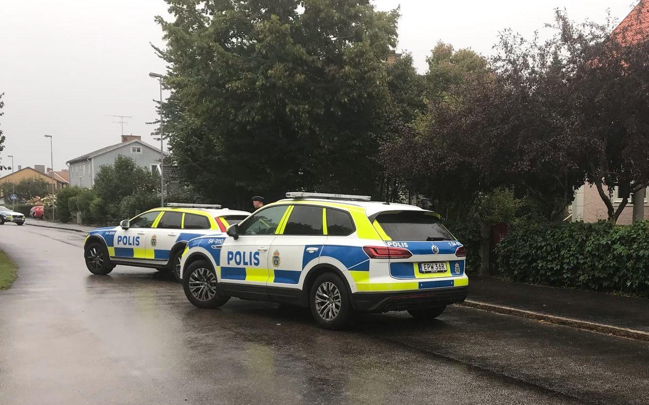 Under fredagseftermiddagen pågick en polisinsats i Mellerud efter att elever ska ha hotats med ett vapenliknande föremål.