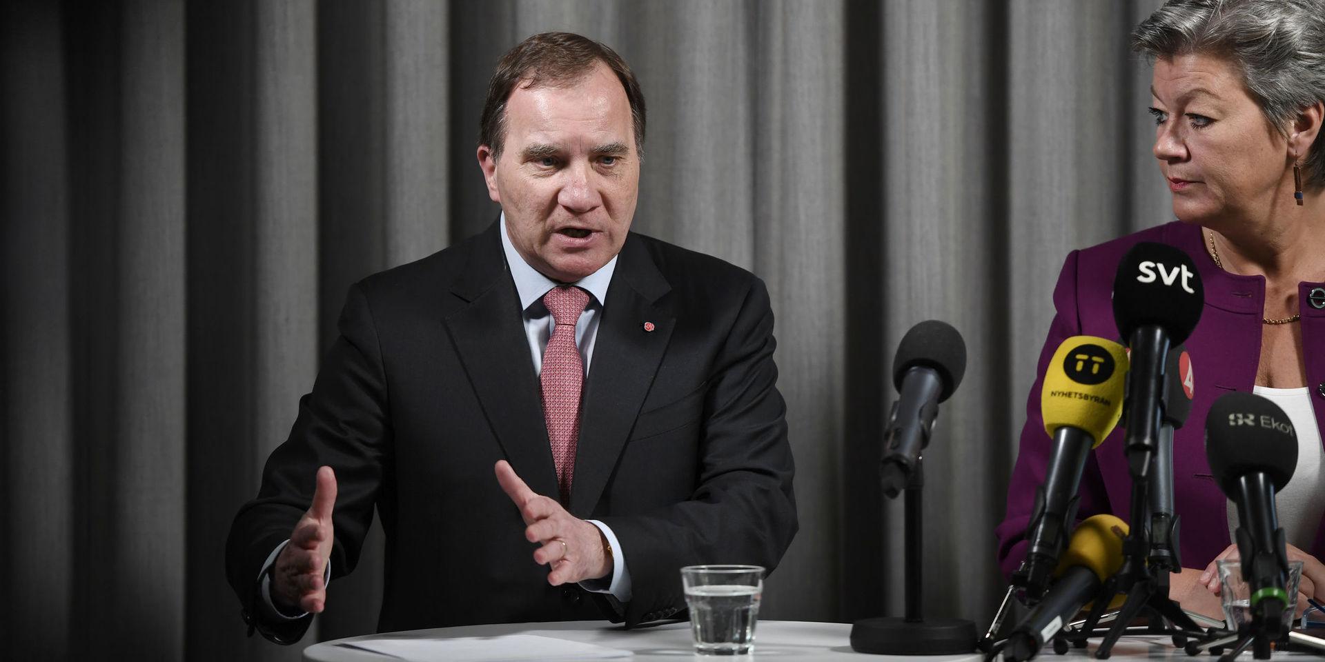 Stefan Löfven och arbetsmarknadsminister Ylva Johansson (båda S) kan komma att vattna ur vissa arbetsmarknadsreformer.  