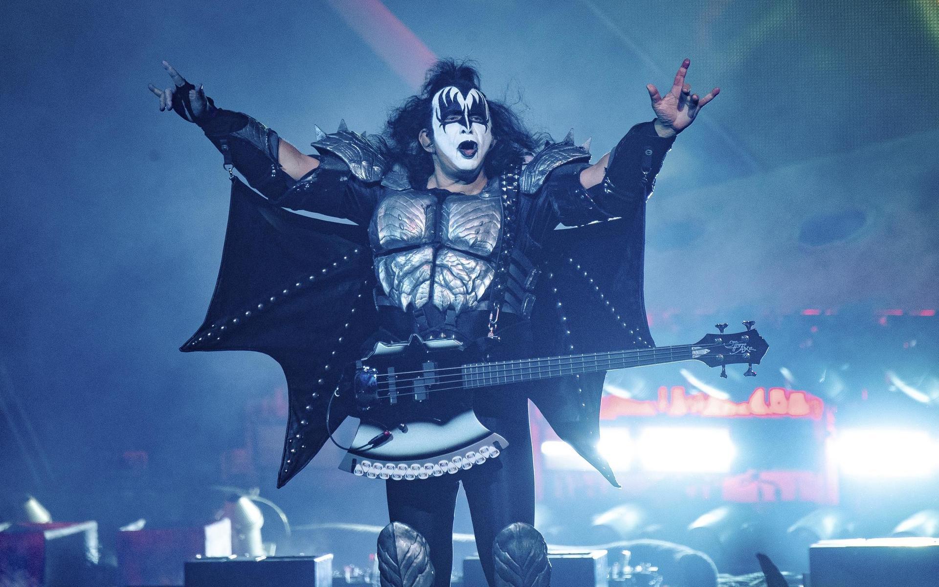 Gene Simmons på scen med Kiss. Bandet har en utsåld konsert bokat i Scandinavium 2021.