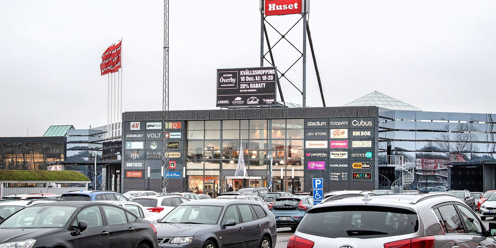 Brothersbutiken ligger i Siba-huset på Överby. Polarn o pyret ligger i Etage.