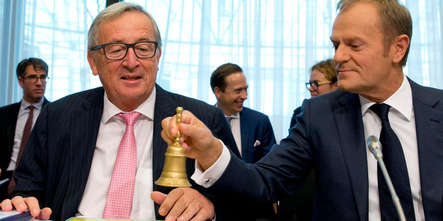 Både kommissionsordförande Jean-Claude Juncker (till vänster) och permanente rådsordföranden Donald Tusk vill vara den som klingar mest med EU:s klocka. Arkivfoto.