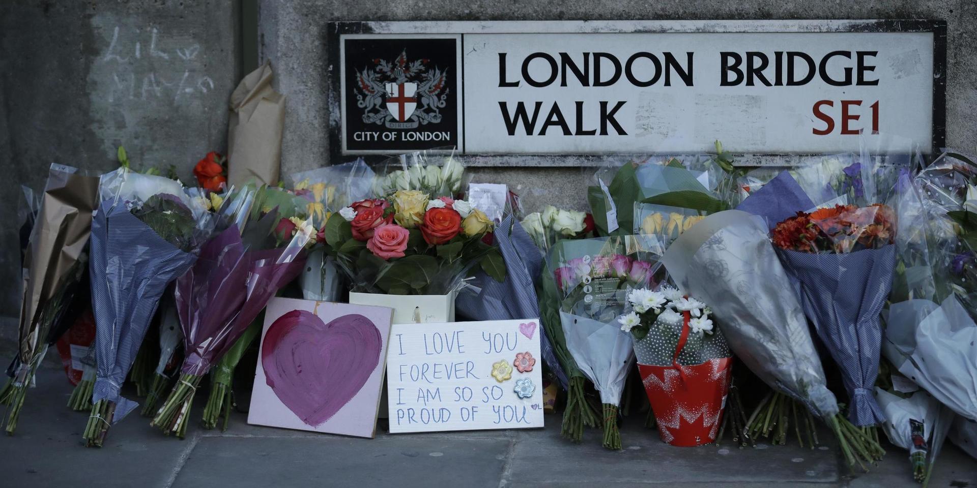 Två personer dödades och tre skadades under terrordådet vid London Bridge.
