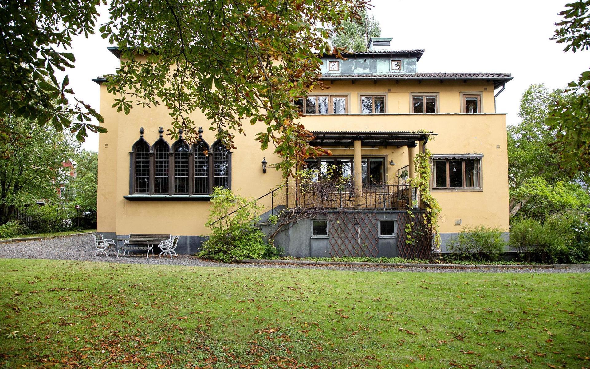 Göteborgsarkitekten Folke Bensow som också han jobbade på AB Pripp &amp; Lyckholm var den som ritade huset till familjen Olson.