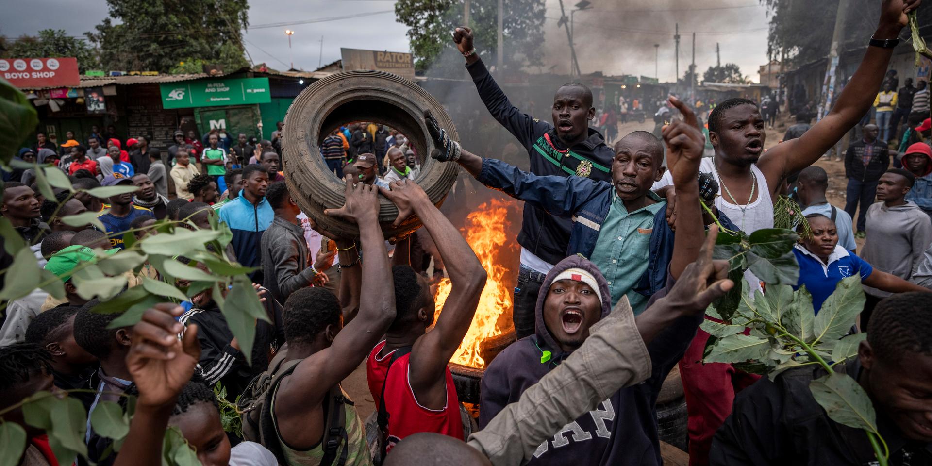 Gatuprotester i Nairobi efter att resultatet i Kenyas presidentval presenterats.