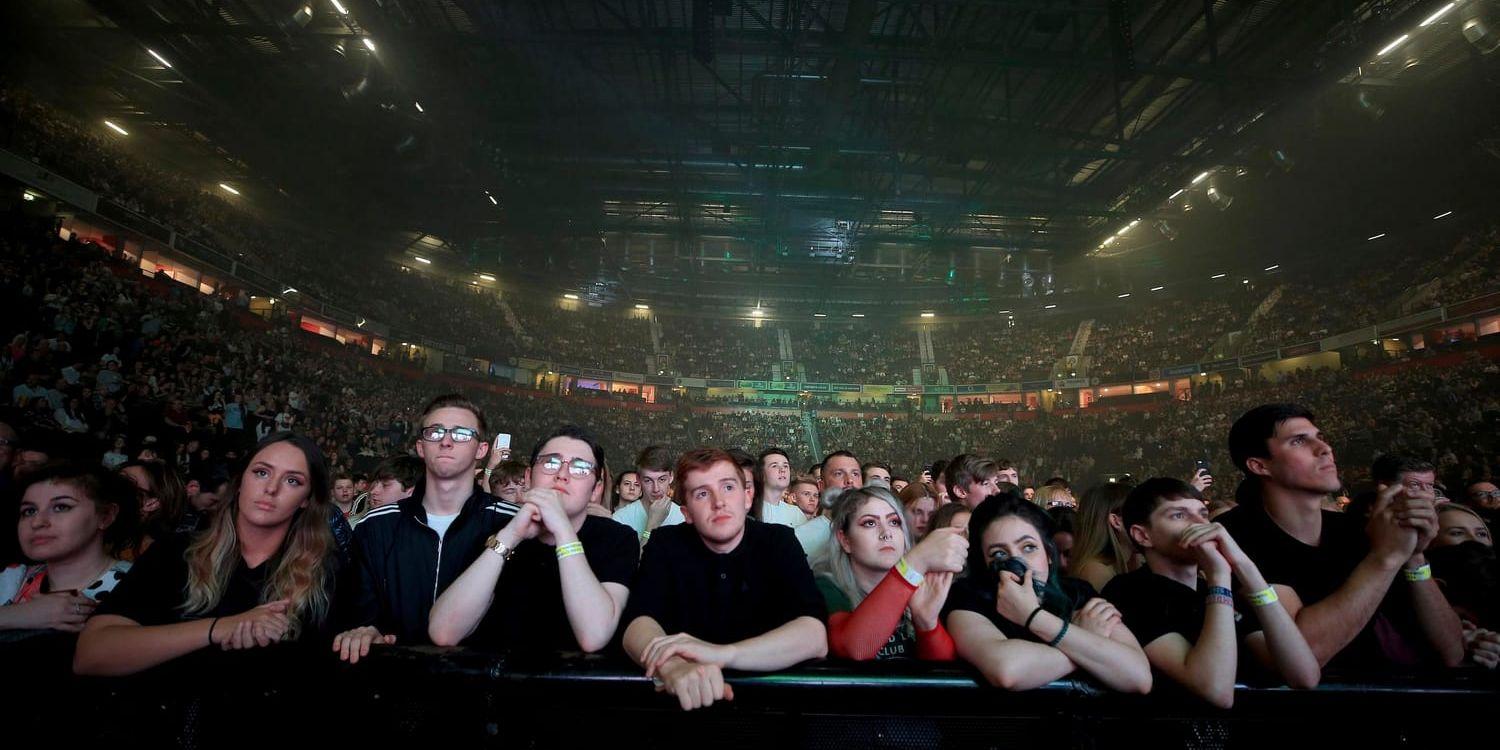 Omkring 14 000 människor samlades för nyöppningen av Manchester Arena.