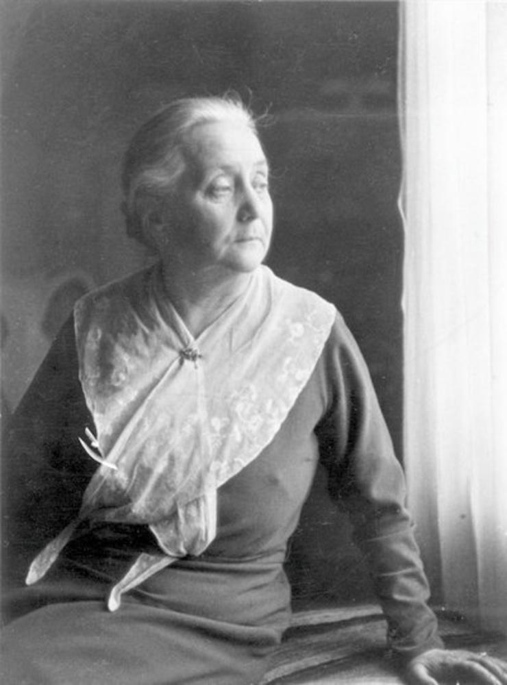 Anna Lindhagen var en av de som tog koloniträdgårdarna till Sverige. Hon var senare aktiv inom politiken och engagerad för striden om kvinnlig rösträtt. Källa: Stiftelsen nordiska museet.