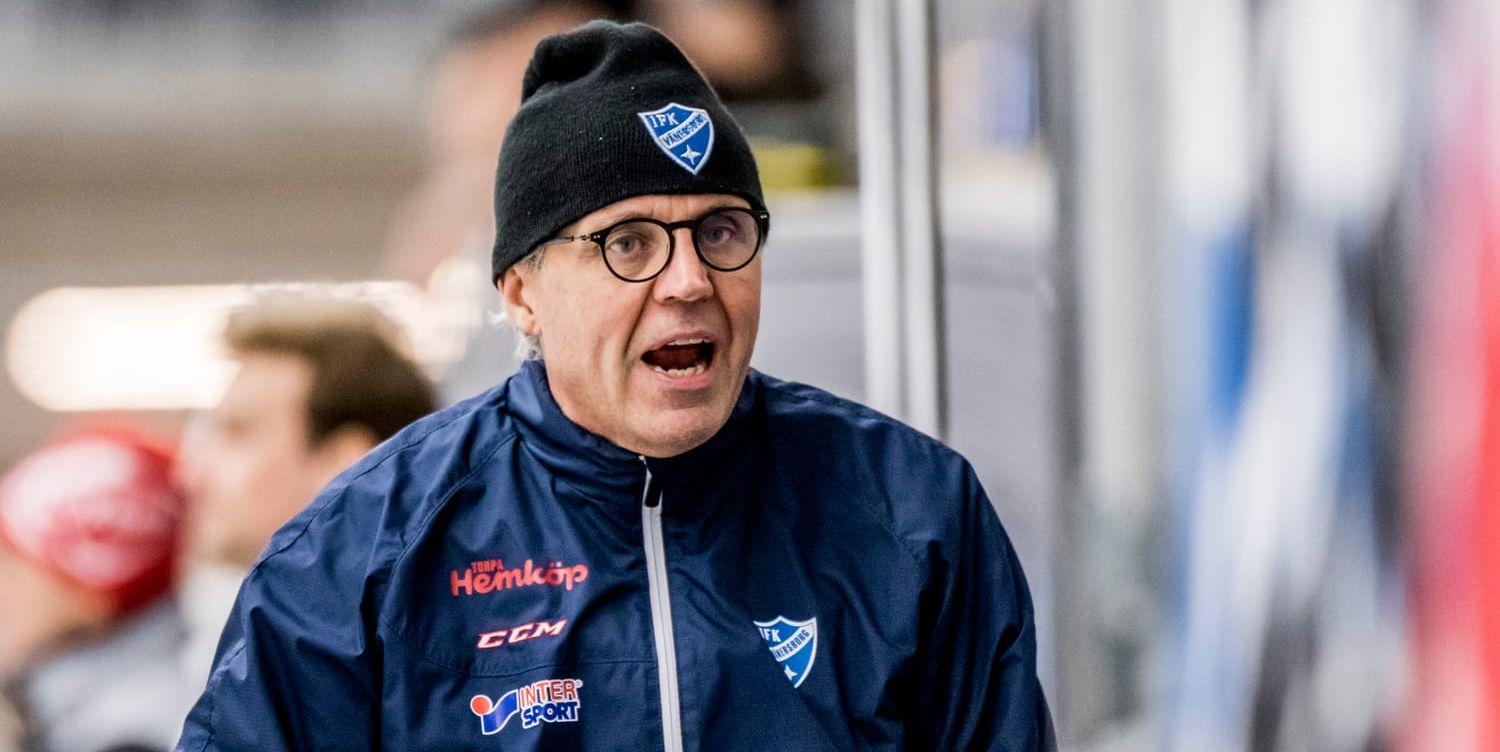 IFK Vänersborgs tränare Stefan Karlsson åker till World Cup med en bra känsla, IFK spelar sin första gruppspelsmatch torsdag eftermiddag, mot Villa Lidköping.