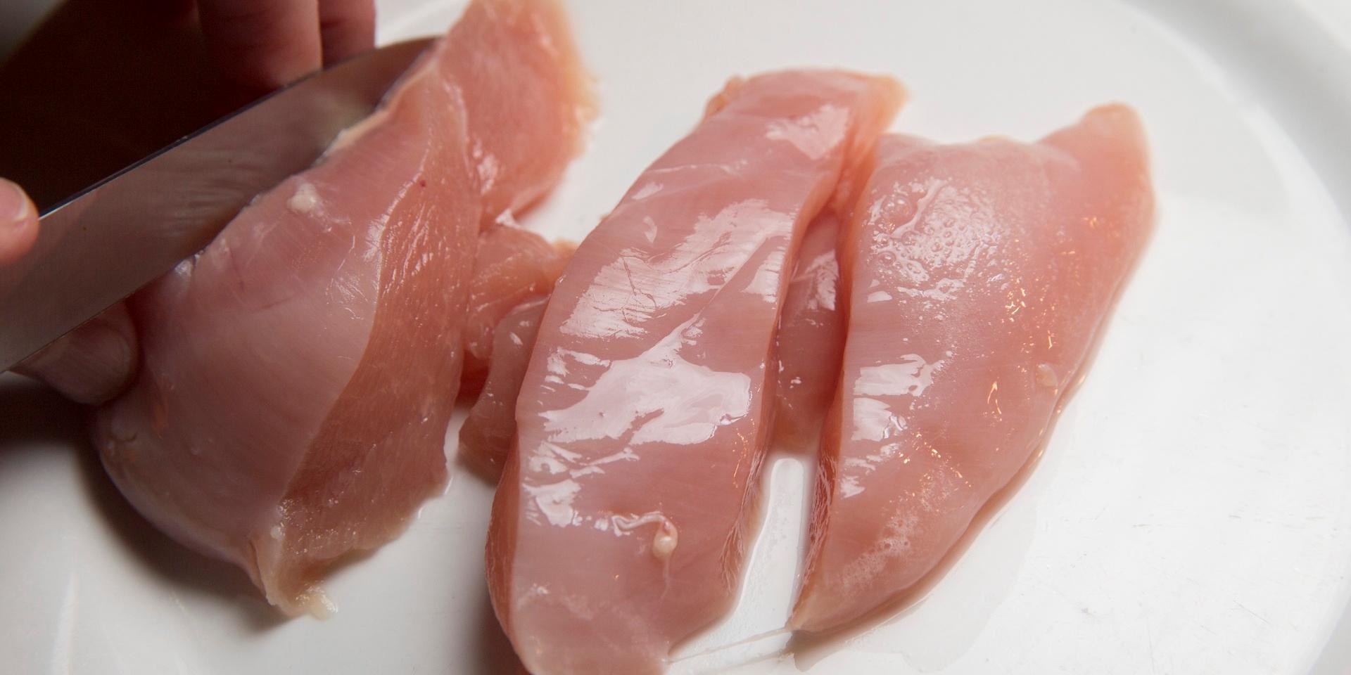 Kycklingkött utan salmonellagaranti får inte säljas i Sverige. Arkivbild.