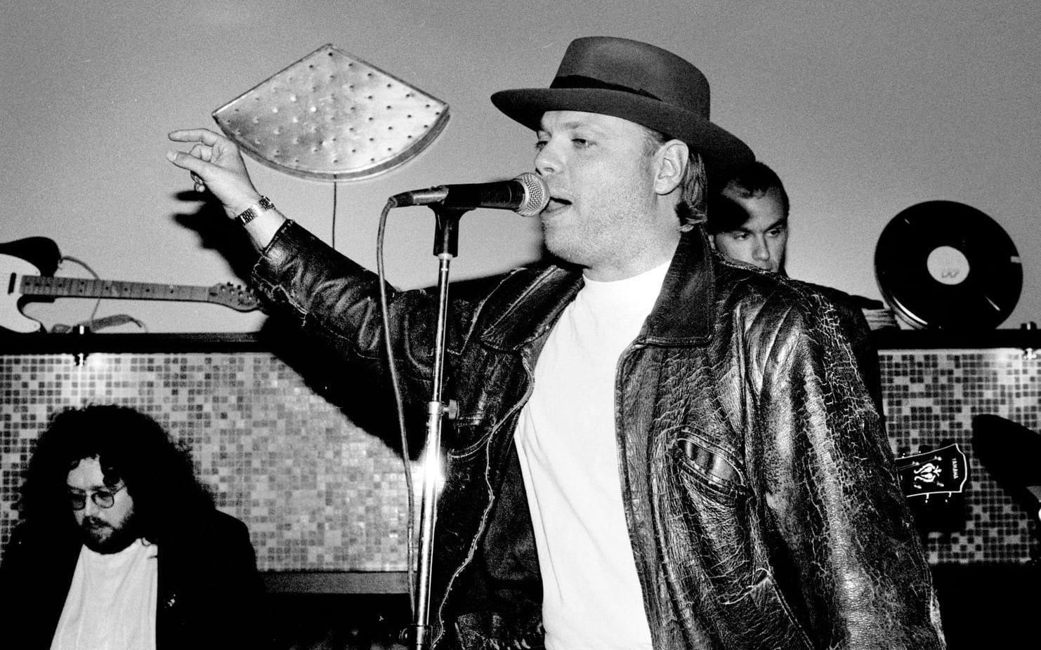 1991 Stockholm. Peter LeMarc - releaseparty I Stockholm i samband med att albumet "Sången dom spelar när filmen är slut" släpptes.