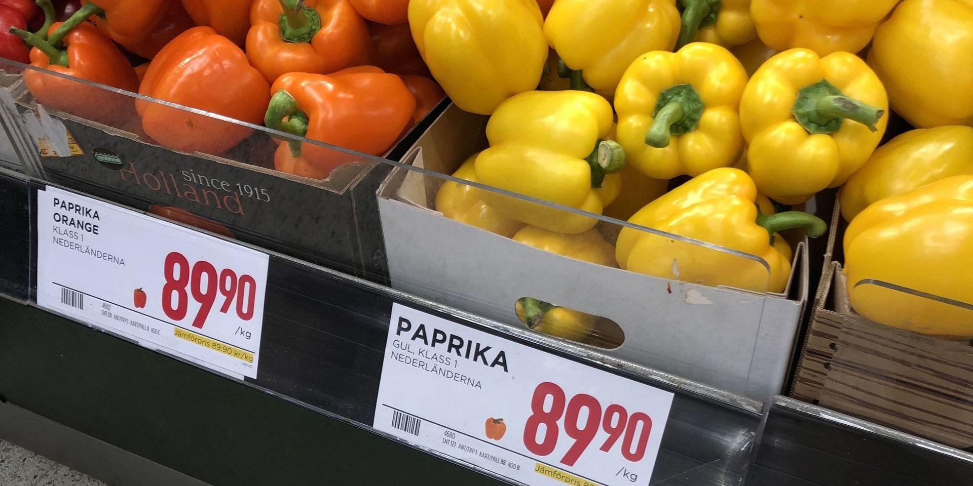 På Willy&apos;s i Sisjön kostar orange och gul paprika 89 kronor/kilot under onsdagen. Röd gick loss på 99.