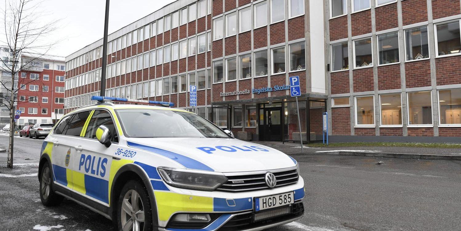 Två pojkar har knivskurits på Internationella Engelska skolan i Tyresö utanför Stockholm.