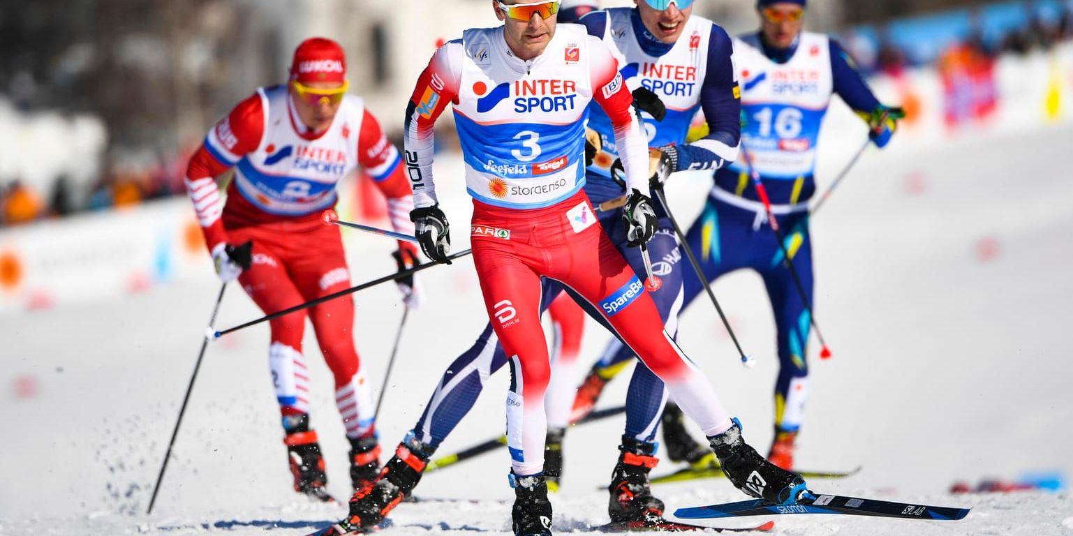 Norges Sjur Røthe spurtade hem guldmedaljen på 30 kilometer skiathlon.
