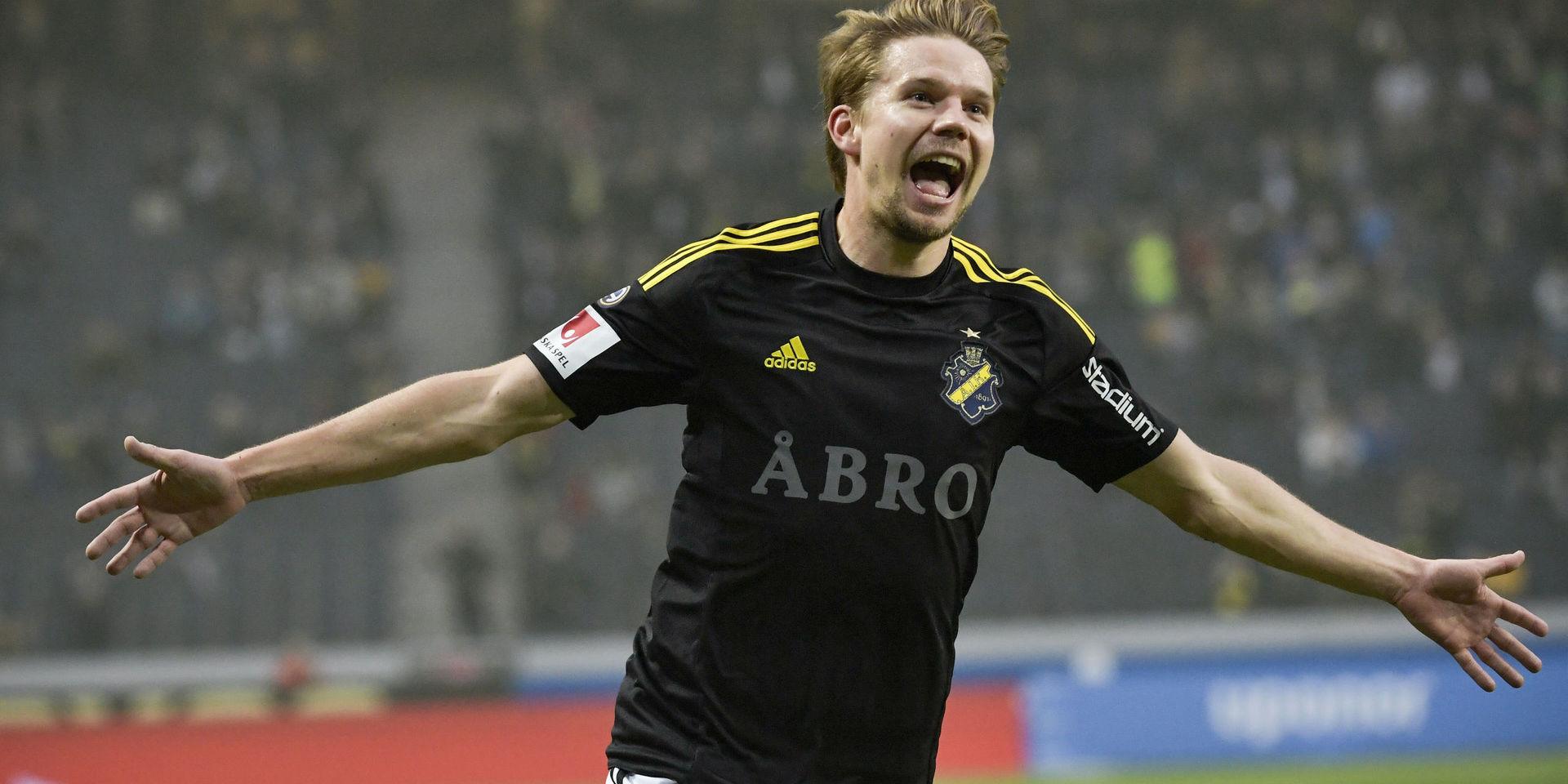 Johan Blomberg i AIK-tröjan 2017.