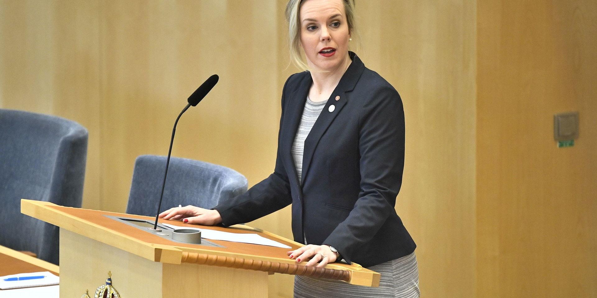 Linda Westerlund Snecker (V) under riksdagens debatt om hantering av IS-återvändare. Hon är en av dem som nämns i diskussioner som efterträdare till Jonas Sjöstedt. Arkivbild. 