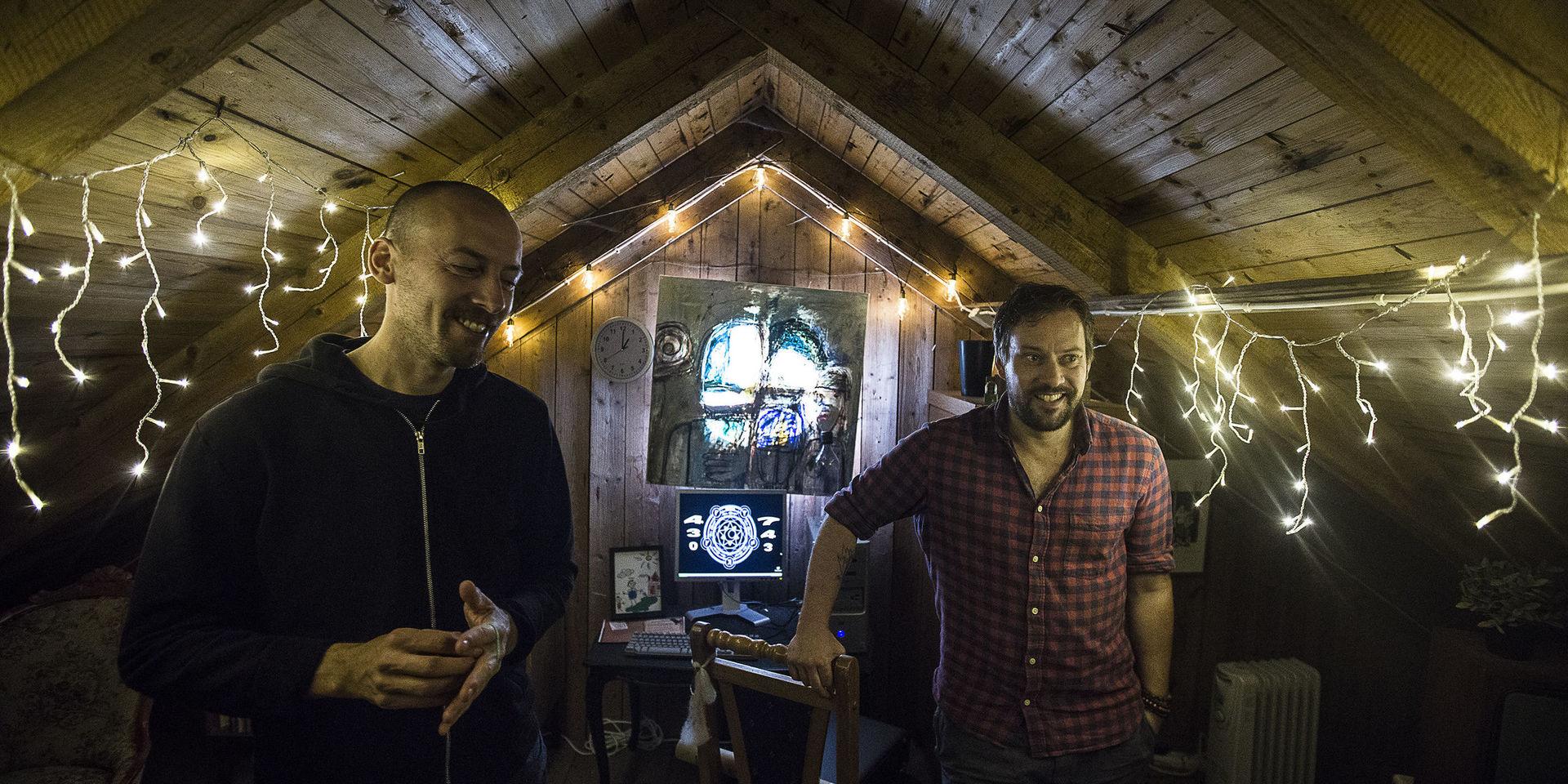 Christof Sjöqvist och Magnus Sörensen är nu i full färd med att konstruera höstens tema till Storegårdens Escape room. 