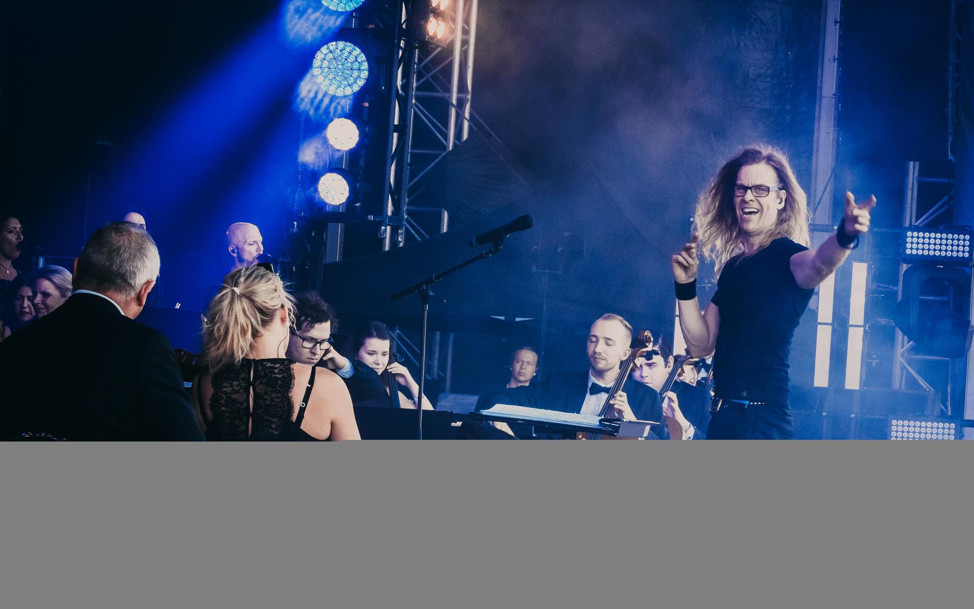 Ulf Wadenbrandt och hans symfoniker bjuder in till crossoverfestival i helgen.