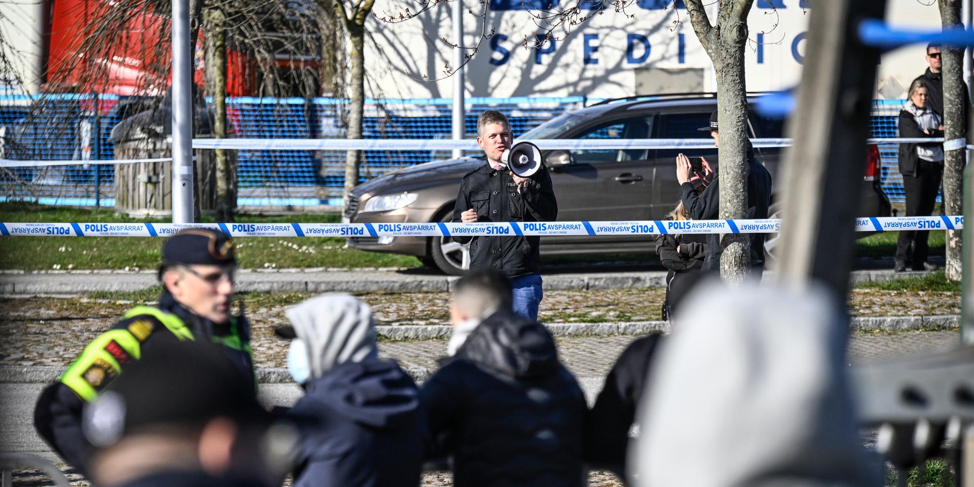 Polisen avslår Rasmus Paludans ansökan om tillstånd för allmän sammankomst i Trollhättan.