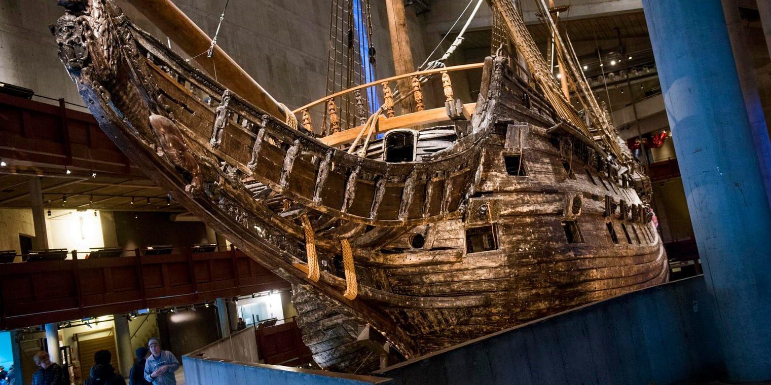 Orsaken till att regalskeppet Vasa sjönk var inte att besättningen sprang fram och tillbaka på däck. Men förskolebarn trodde det, efter att ha fått en alltför livfull beskrivning av skeppets förlisning 1628. Nu står Vasa tryggt på sitt museum. Arkivbild.