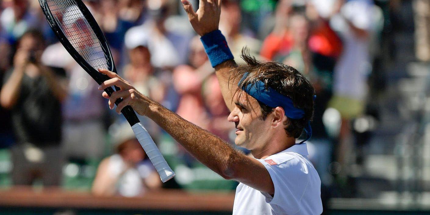 Roger Federer kan andas ut. Men inte särskilt länge. I semifinalen väntar Rafael Nadal.
