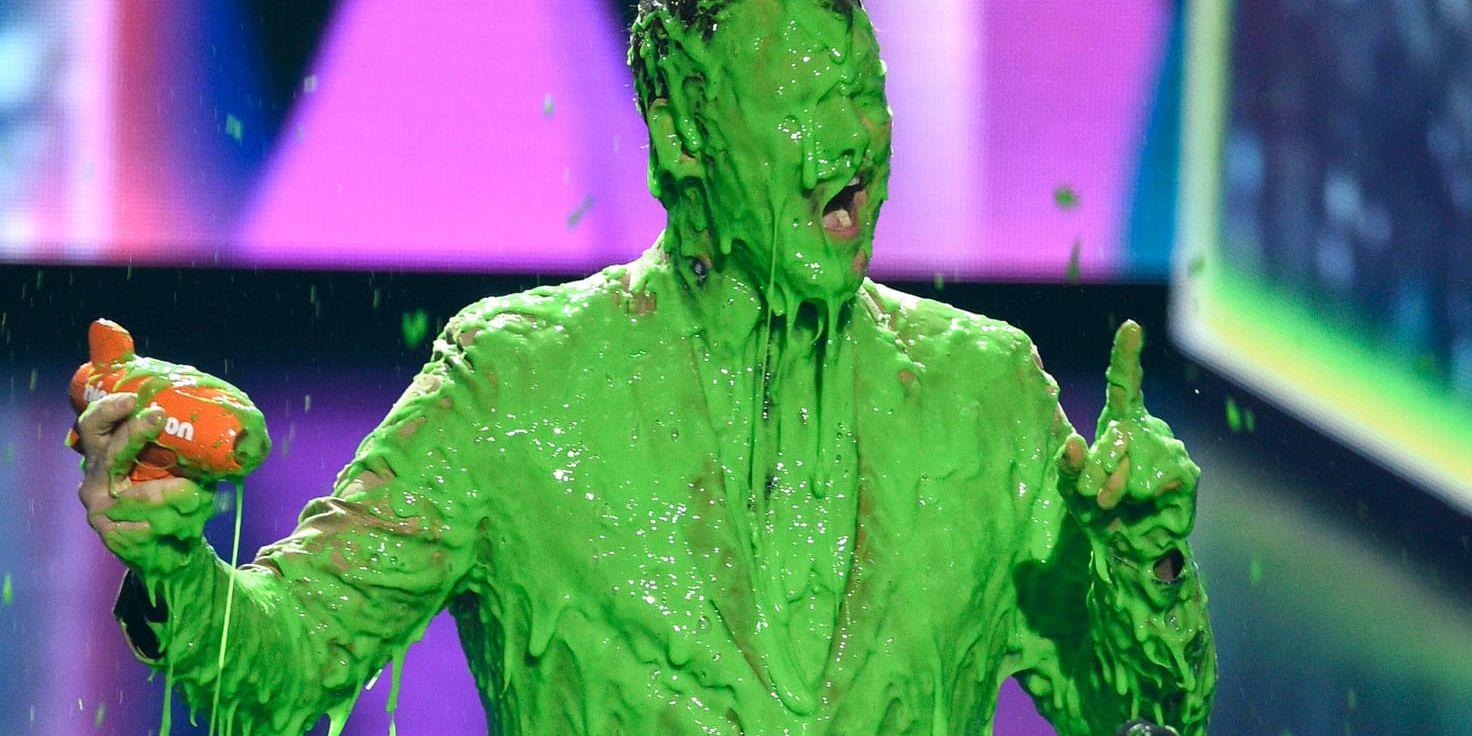 Chris Pratt utsågs till "Favourit butt-kicker" av Nickelodeon-tittarna och täcktes traditionsenligt i slime.
