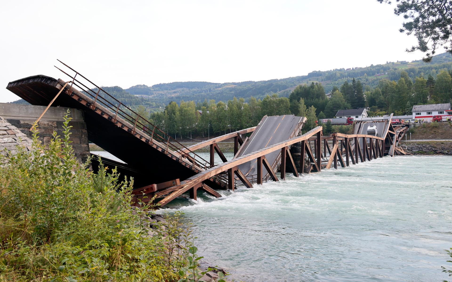 Trettenbron är en bro byggd i trä som finns i norska Gudbrandsdalen, en dalgång som ligger mellan Lillehammer och Lesja kommun. Bild: Geir Olsen