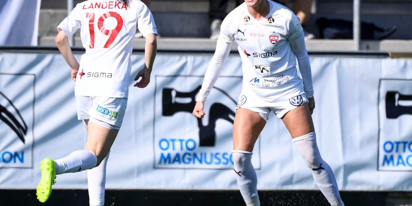 Rosengårds Iva Landeka gratulerar Sanne Troelsgaard efter 2–0-målet mot Kristianstad i SKånederbyt.