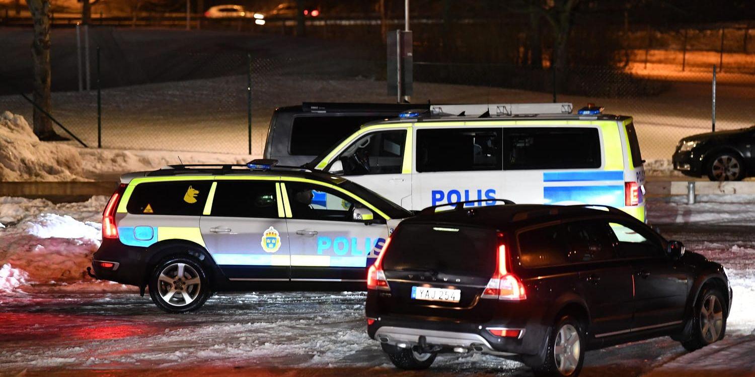 En man som hittades skottskadad i Norsborg har avlidit av sina skador.