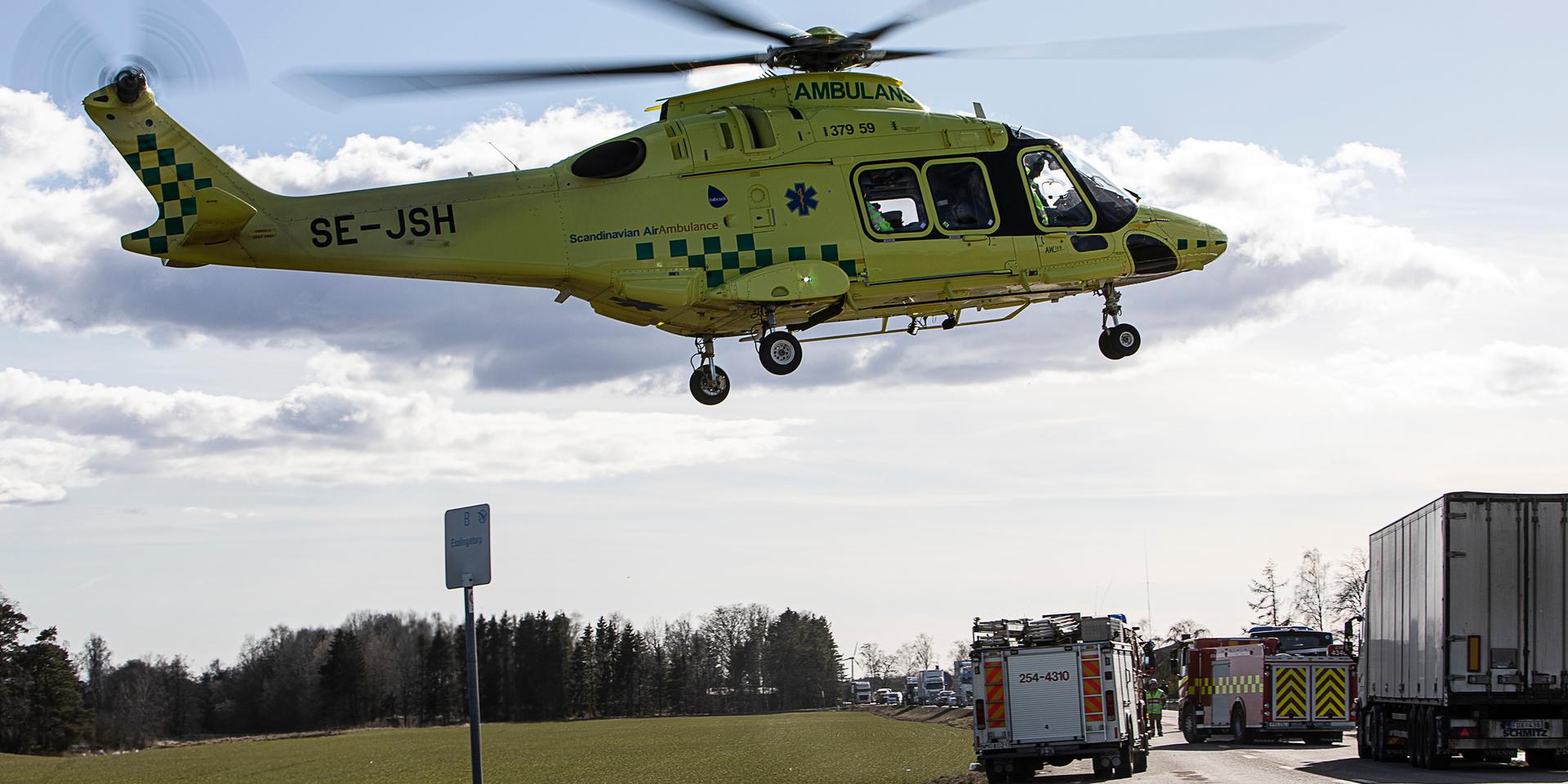 Efter olyckan tillkallades en ambulanshelikopter.