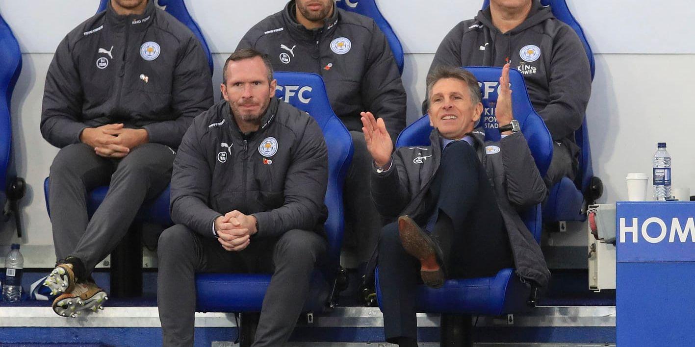 Leicesters nya tränare Claude Puel, till höger i nedre raden, fick klappa händerna i debuten mot Everton, 2–0.