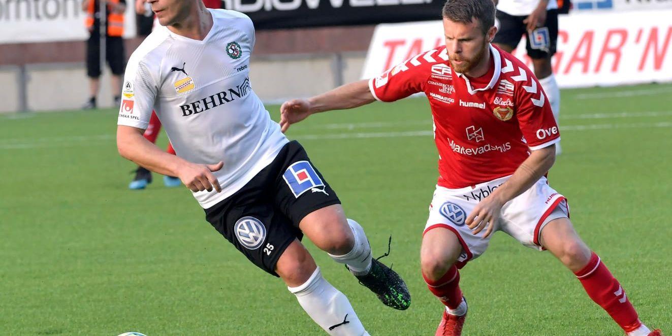 Kalmars Måns Söderqvist, till höger, gjorde mål mot Örebro – sin första match från start i år.