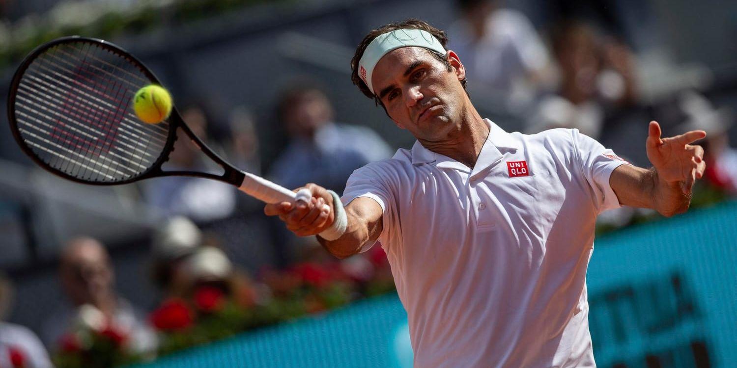 Tennislegendaren Roger Federer fick kämpa mot Gaël Monfils. Men är vidare på gruset i Madrid.