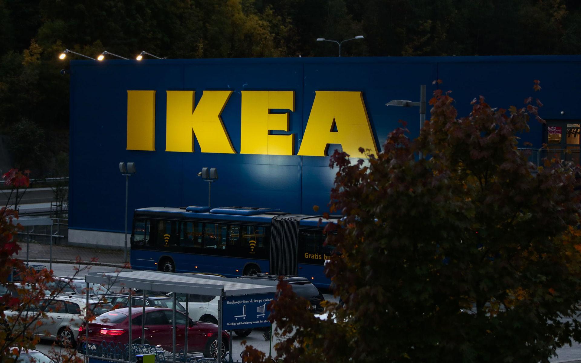 Flera föräldrar till barn i USA som dött då Ikea-byråer vält är besvikna på företaget. De blev erbjudna ett möte med en av Ikeas högsta chefer i USA, men löftet om mötet har inte infriats. 
