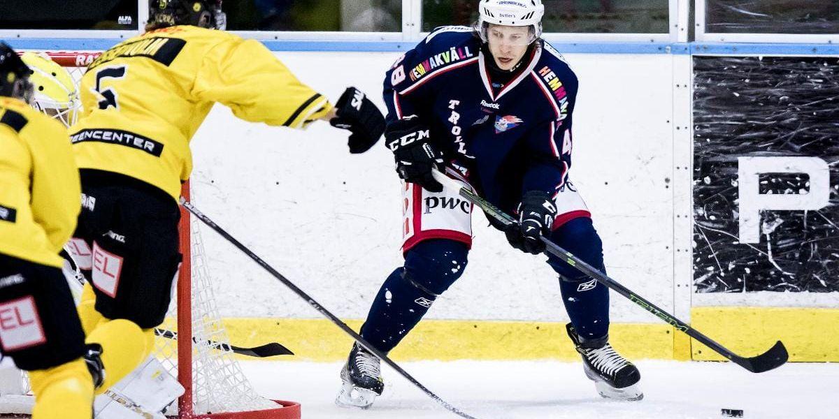 Tvåmålsskytt. Emil Andersson gjorde två mål när THC besegrade Stenungsund i hockeytvåan på söndagskvällen.