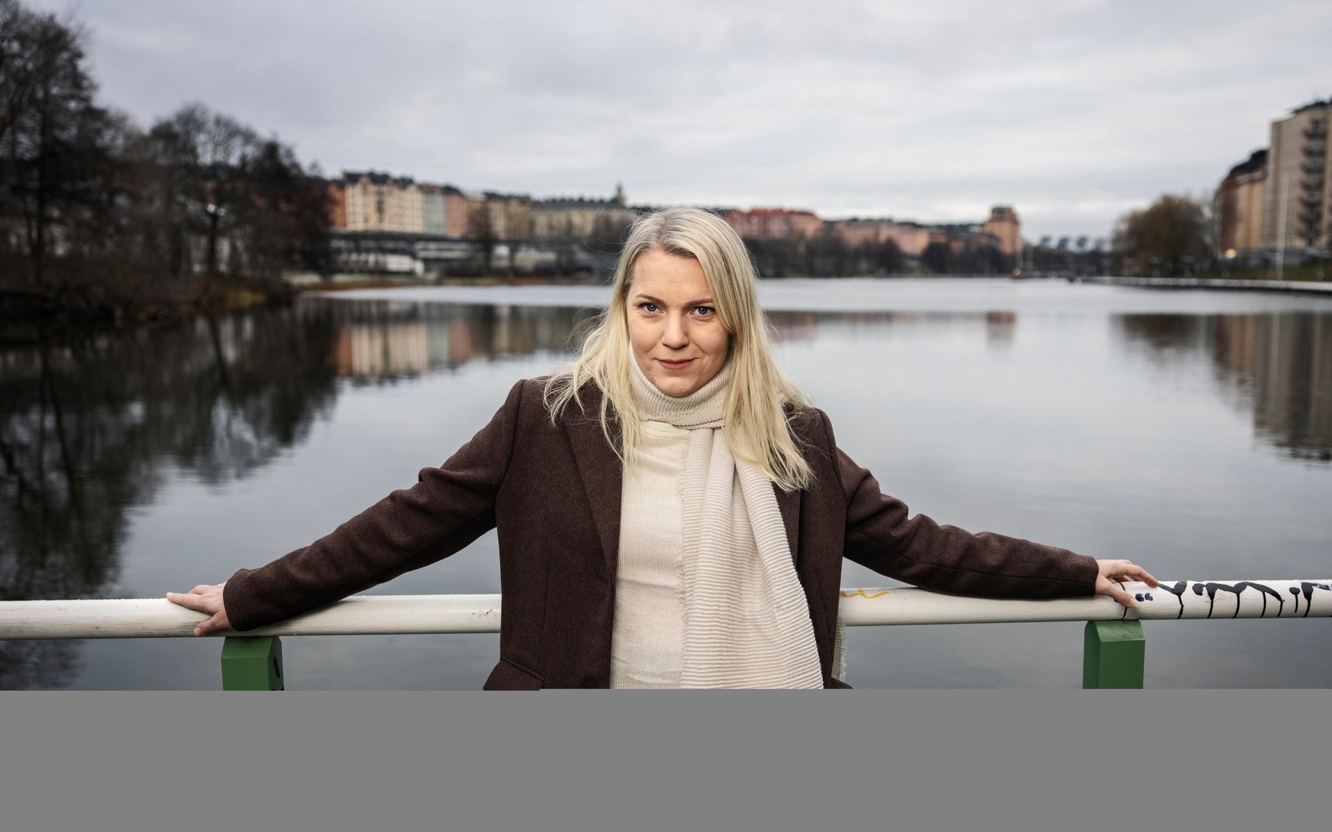 SVT-journalisten och pratshow-värden Carina Bergfeldt är en av de som tävlar i år.